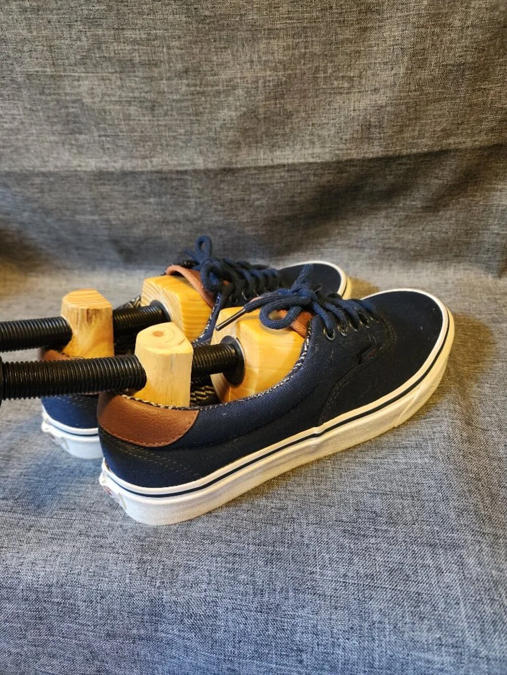 Men's Size 9.5 Vans Off The Wall 500714 Navy Blue Canvas Lace Up Shoes